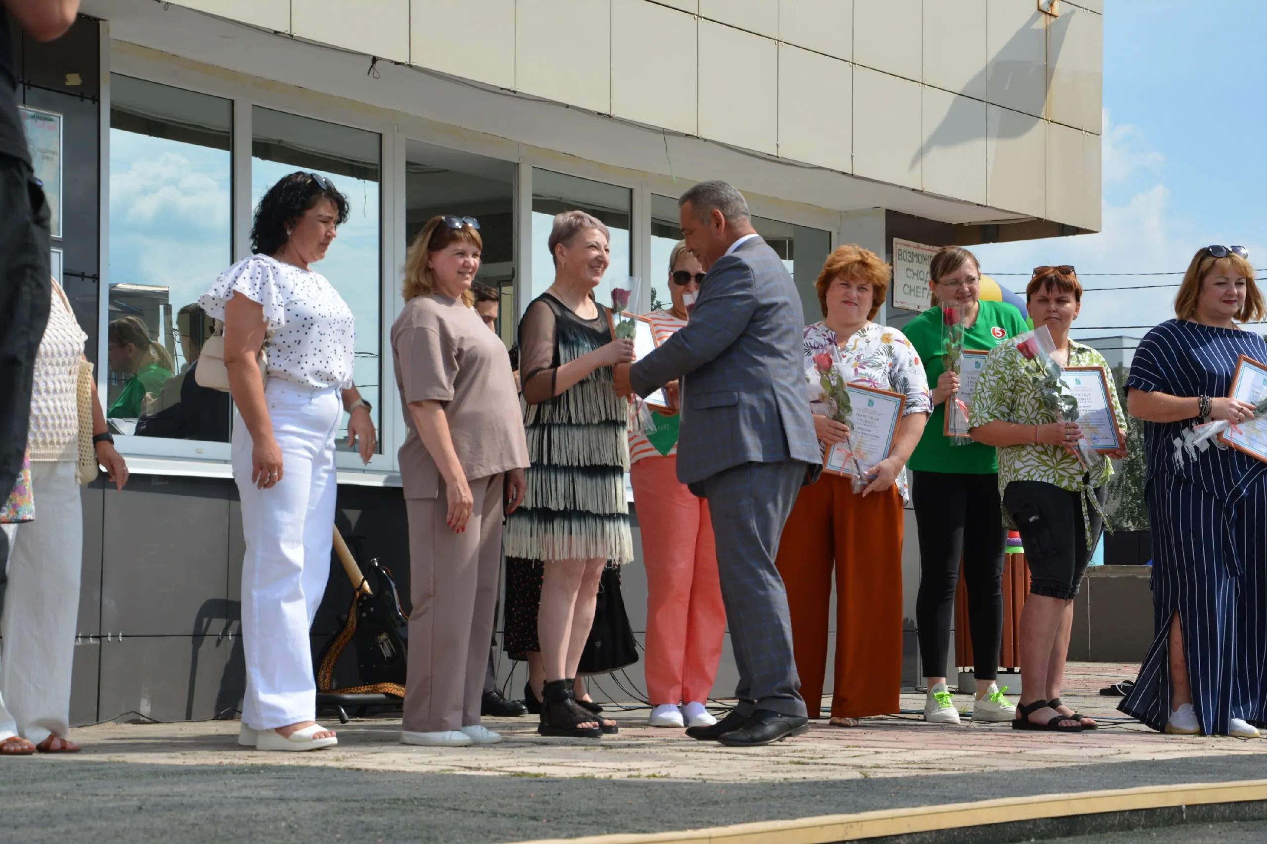 Тырышлыҡтары - халыҡ мәнфәғәте өсөн