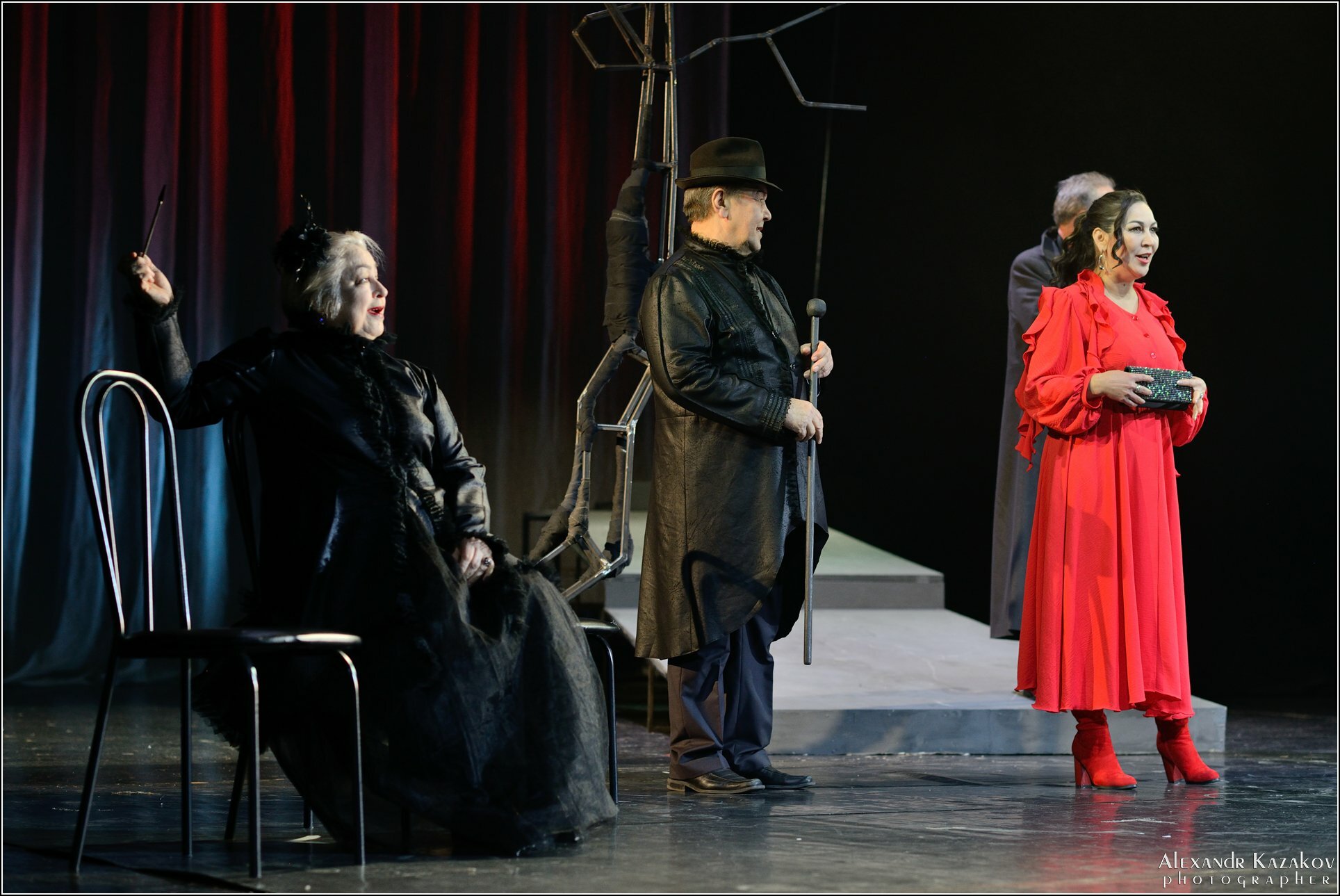 Тоғролоҡ һәм хыянат, һөйөү һәм нәфрәт