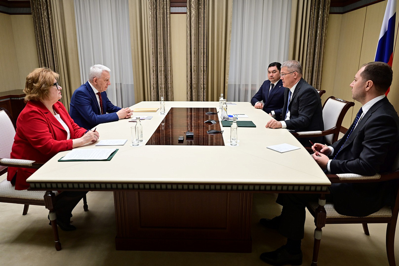 Встреча с генеральным директором НМИЦ имени Владимира Алмазова Евгением Шляхто