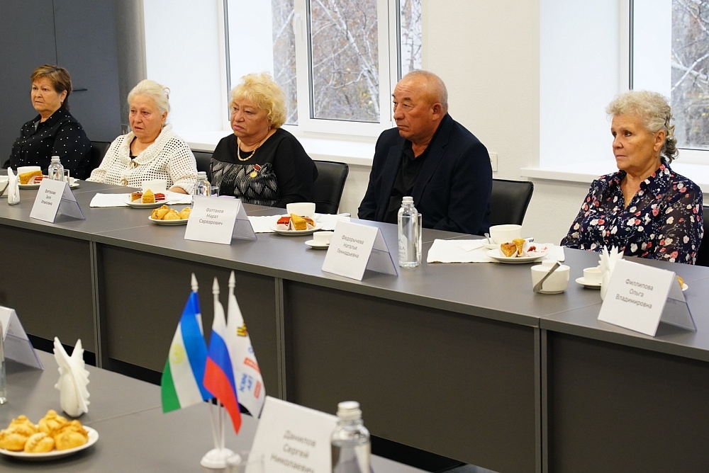 Һәләк булған яугирҙарҙың ғаиләләренә - Шайморатов ордендары