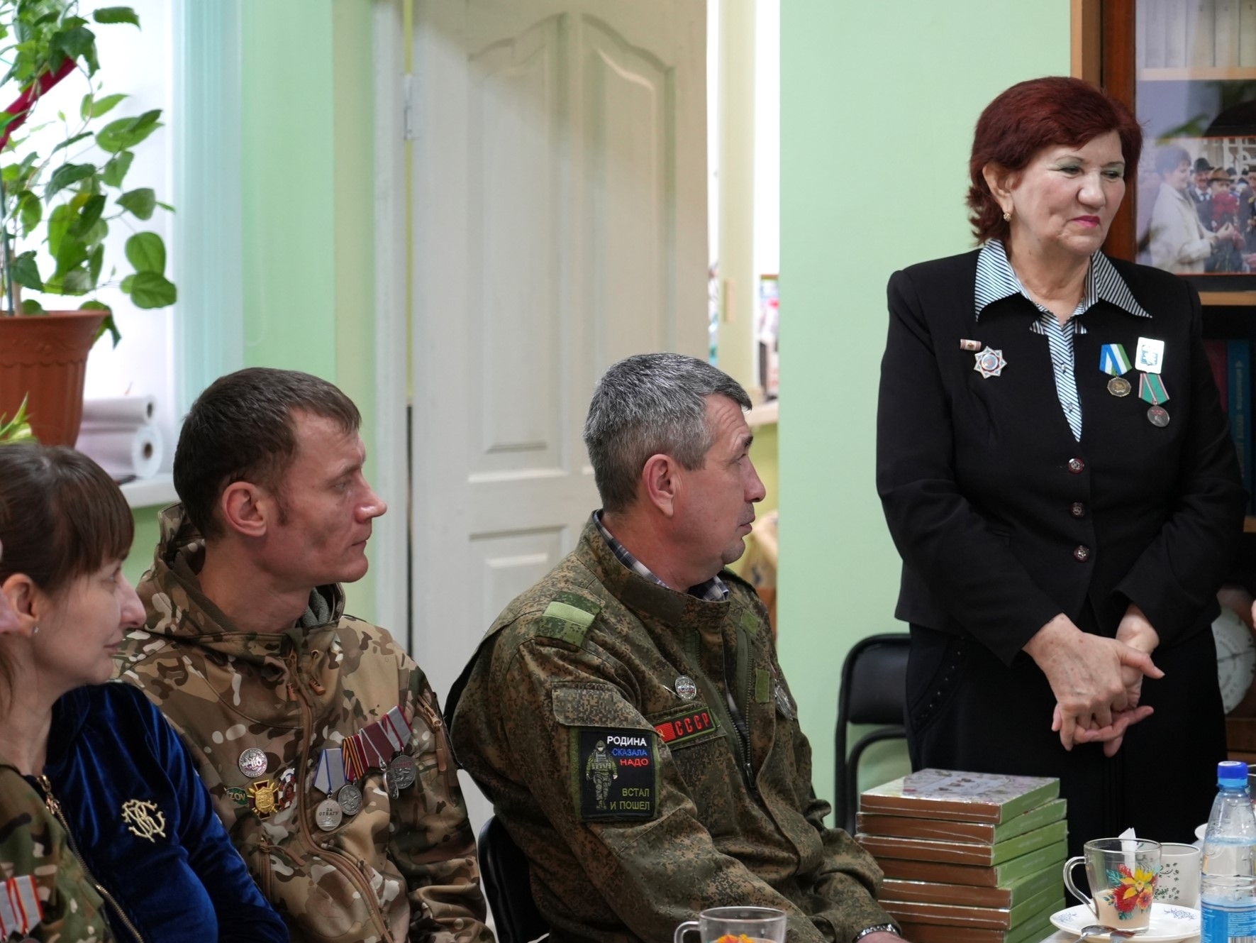 Кемдер - яуҙа, кемдер - тылда