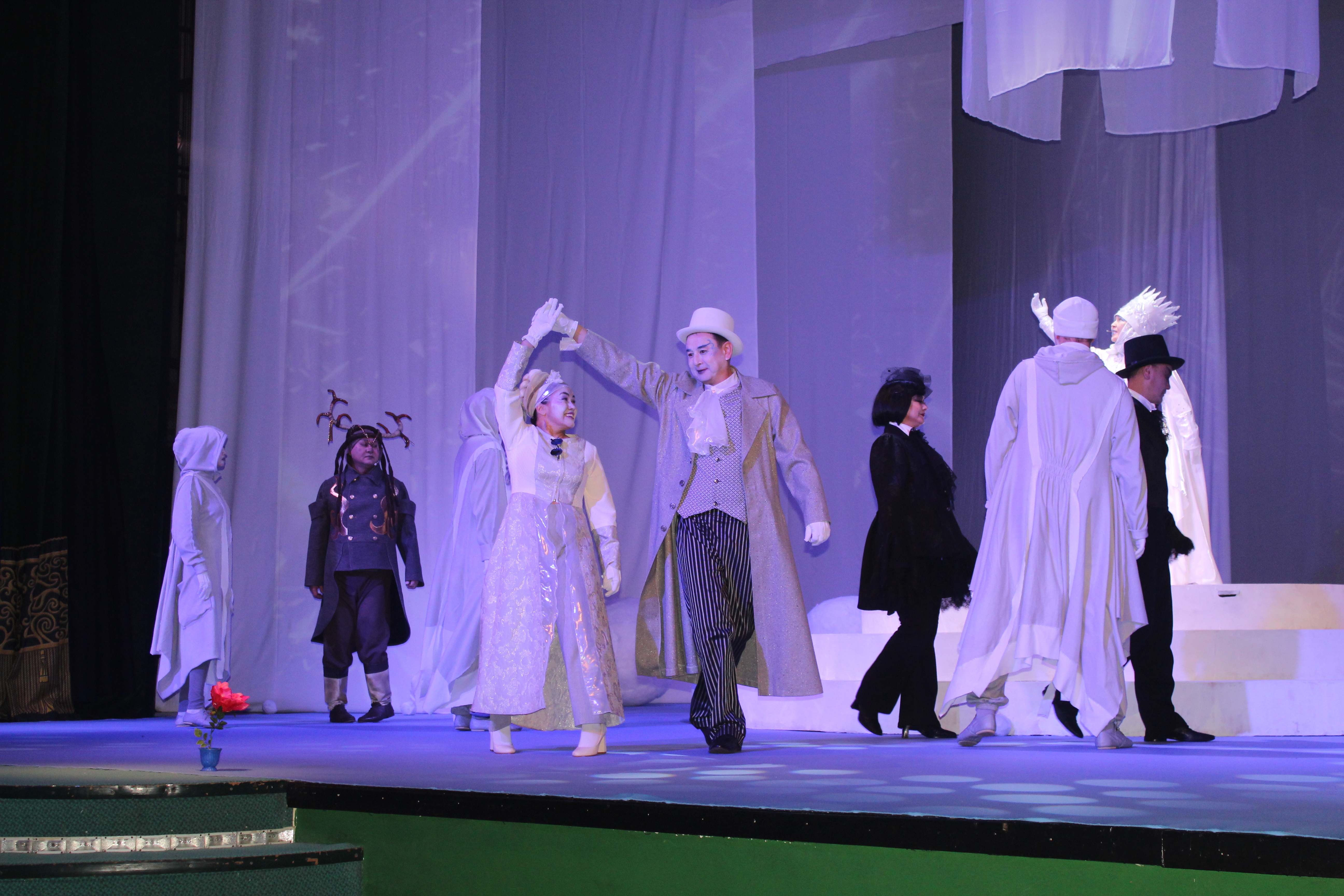 Туңған йөрәктәрҙе иретер тамаша