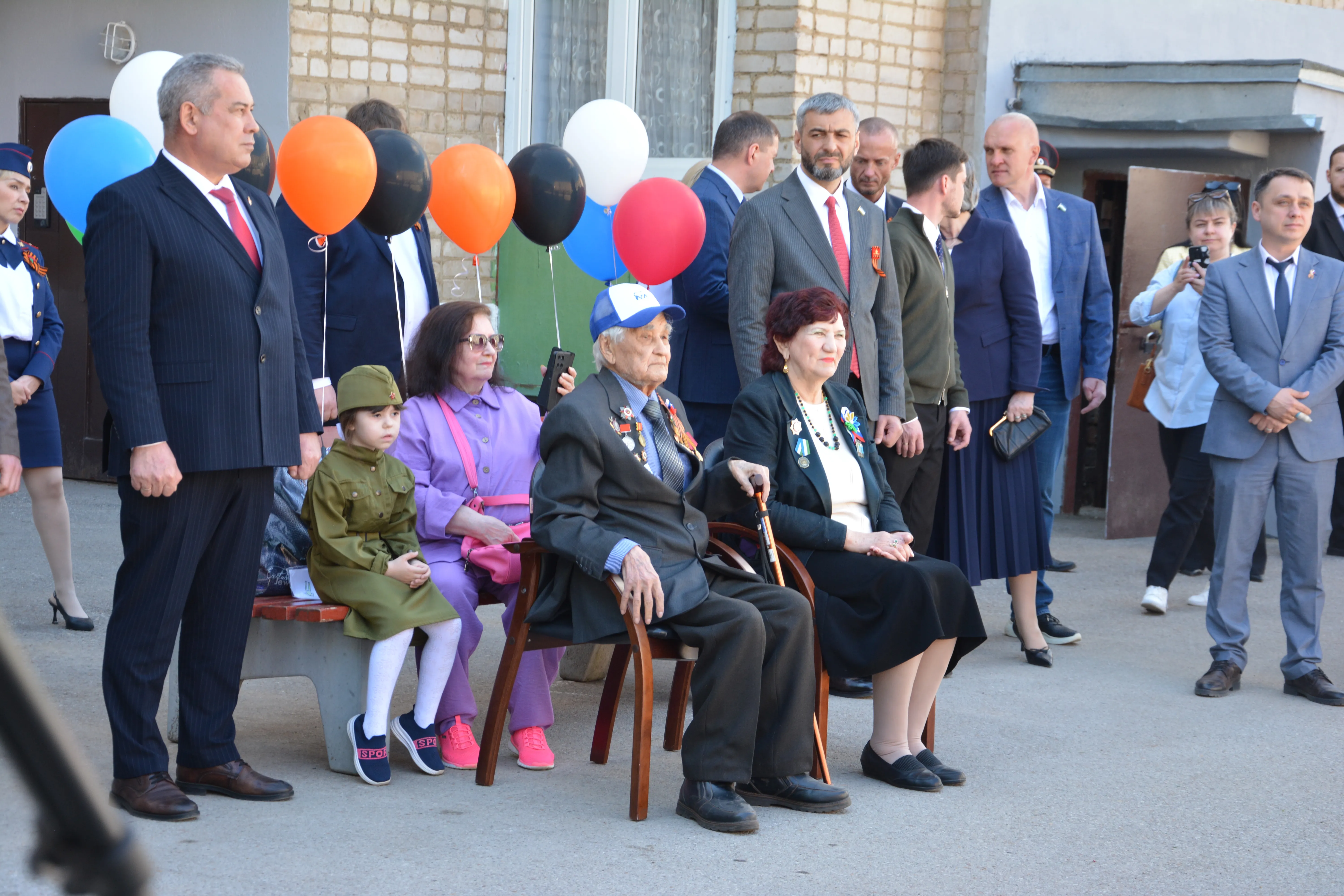«Ветеран йорто алдында парад»