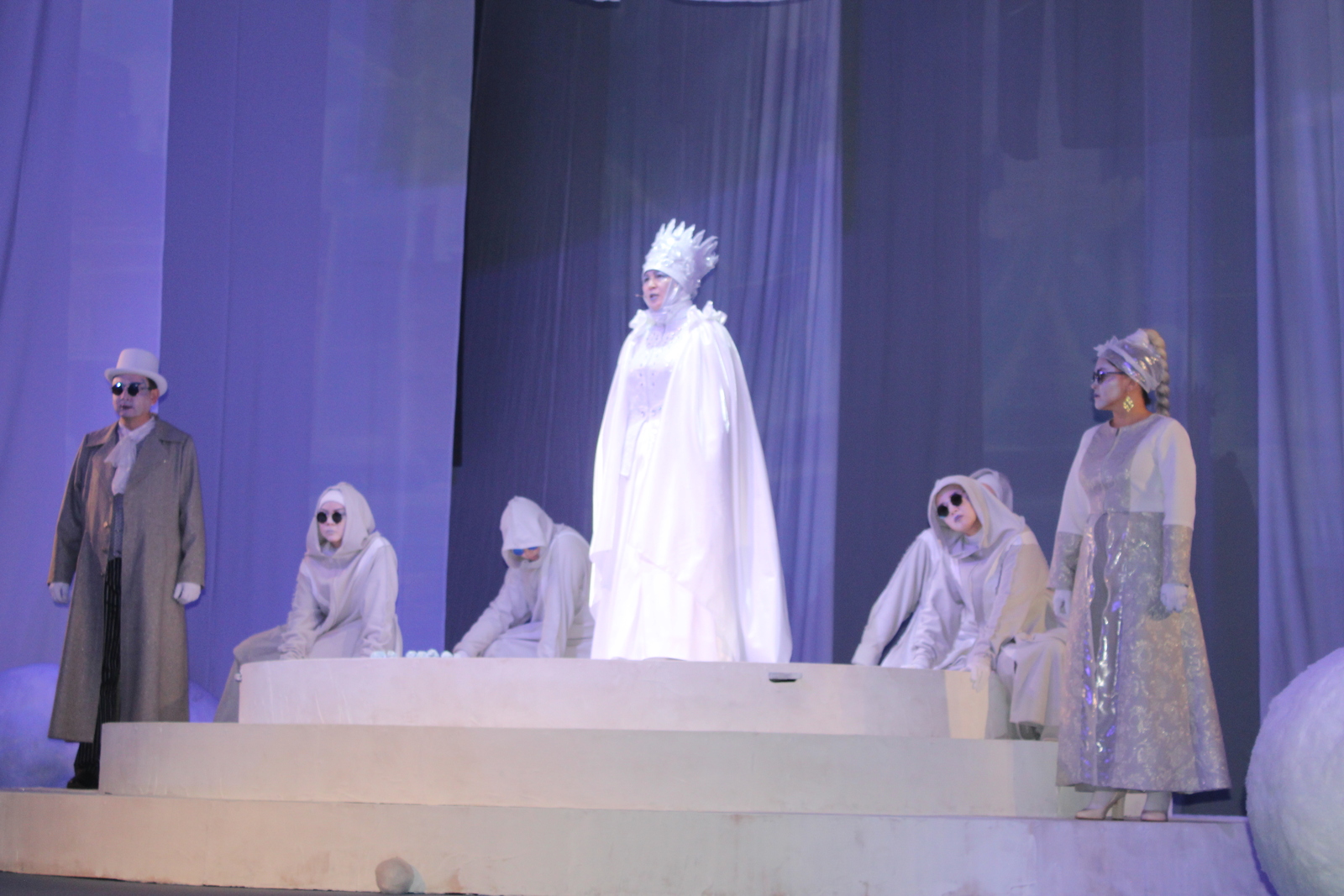 Туңған йөрәктәрҙе иретер тамаша