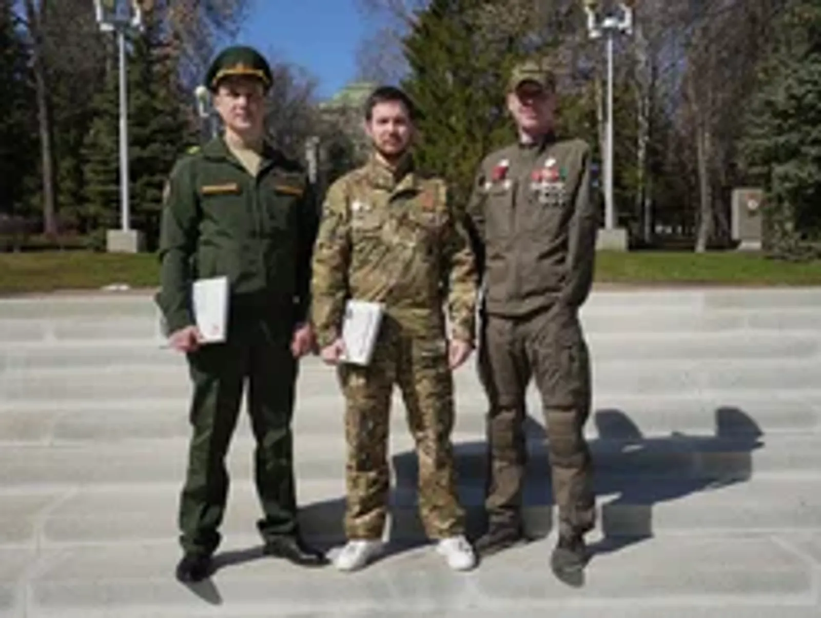 Ветераны СВО прочитали стихотворение ко Дню Победы